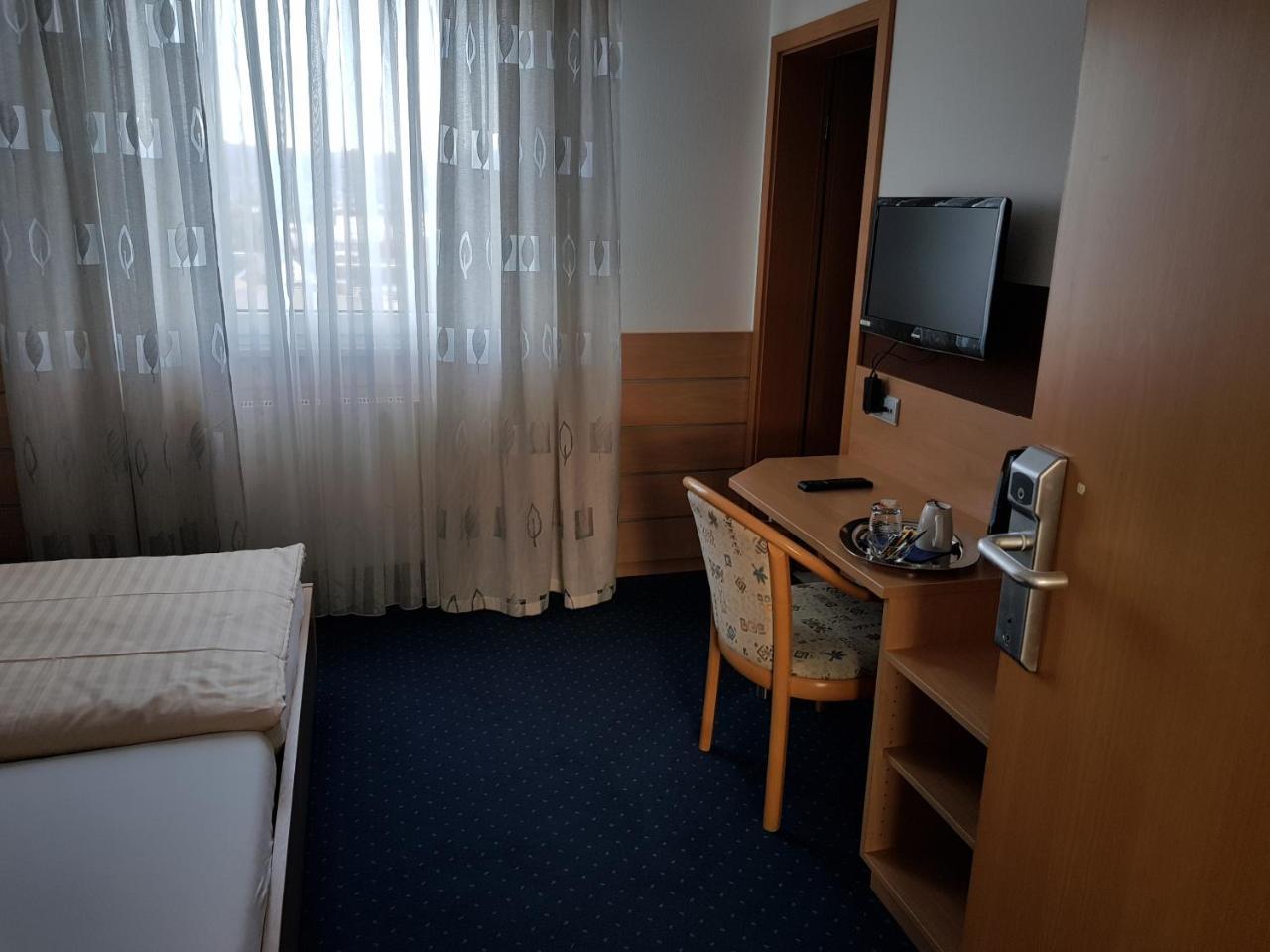 Hotel Habana Aalen Exteriör bild